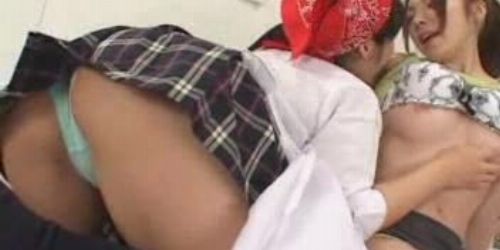 Forró mellbimbójáték japán leszbikusokkal